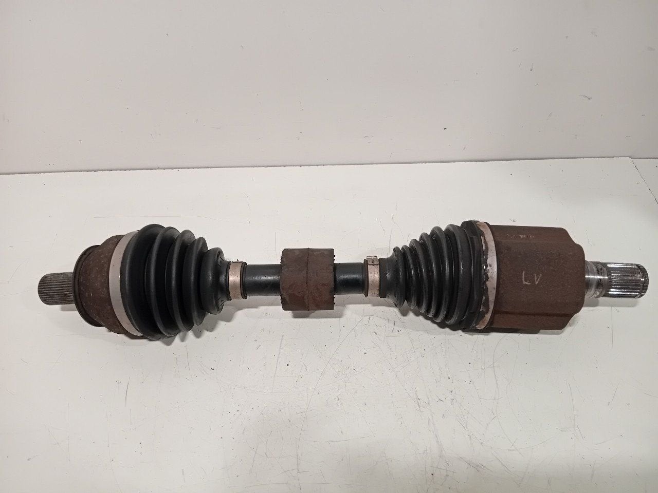 Aandrijfas links voor Volvo V60, Onderdelen@venauto.nl, Van der Ven Autorecycling B.V., Gebruikt, Ettenseweg 76, 4706 PB Roosendaal, The Netherlands