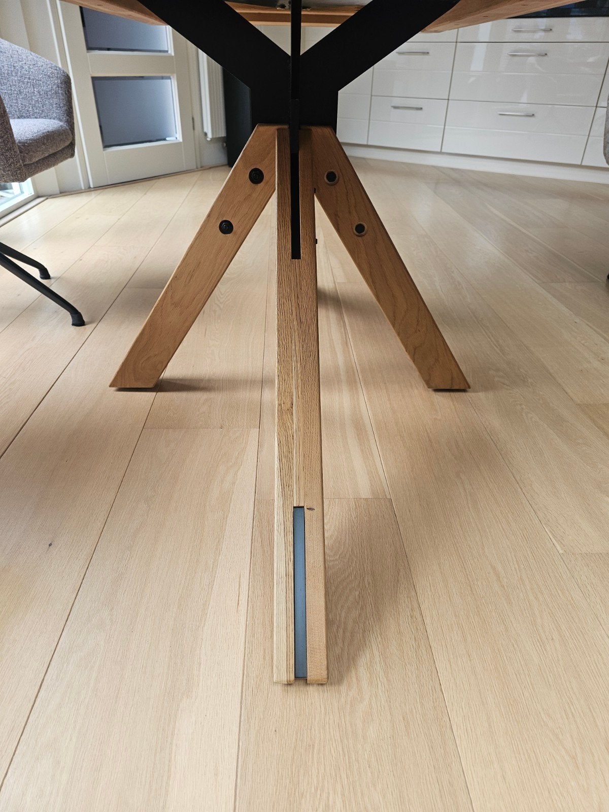Eiken Eetafel met spinpoot, Ophalen