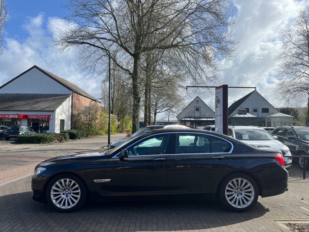 Bmw 7-SERIE 730D 245PK / SCHUIFDAK / LEDER / STOELVERW. / CR, Auto's, Automaat, Euro 5, Achterwielaandrijving, Gebruikt