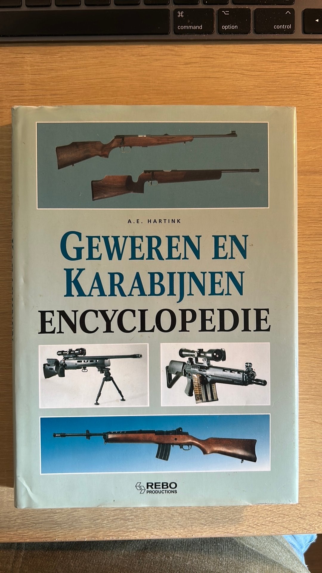 Geillustreerde geweren en karabijnen encyclopedie, A.E. Hartink, Verzenden, Marine, Zo goed als nieuw