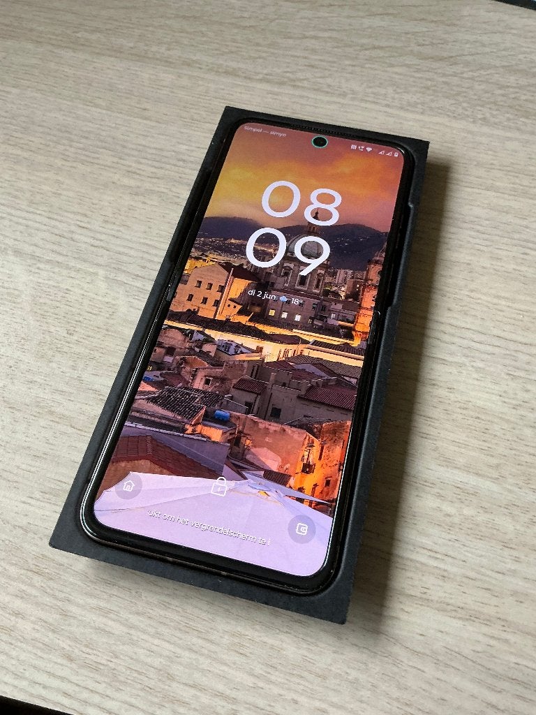 Motorola Razr 60 Ultra – Bruin / Hout – Zo goed als nieuw, Overige kleuren, Touchscreen, Inklapmodel, Ophalen of Verzenden