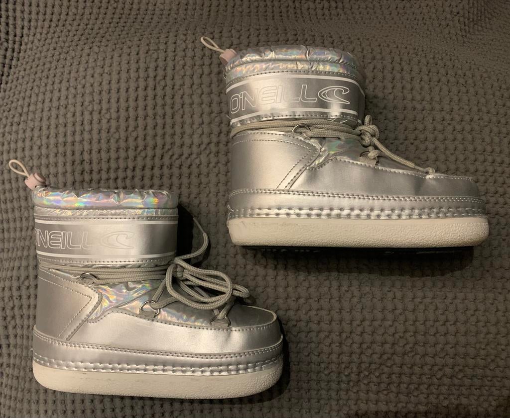 0’Neill moonboots zilver maat 32, Kinderen en Baby's, Kinderkleding | Schoenen en Sokken, Ophalen of Verzenden, Gebruikt, Meisje