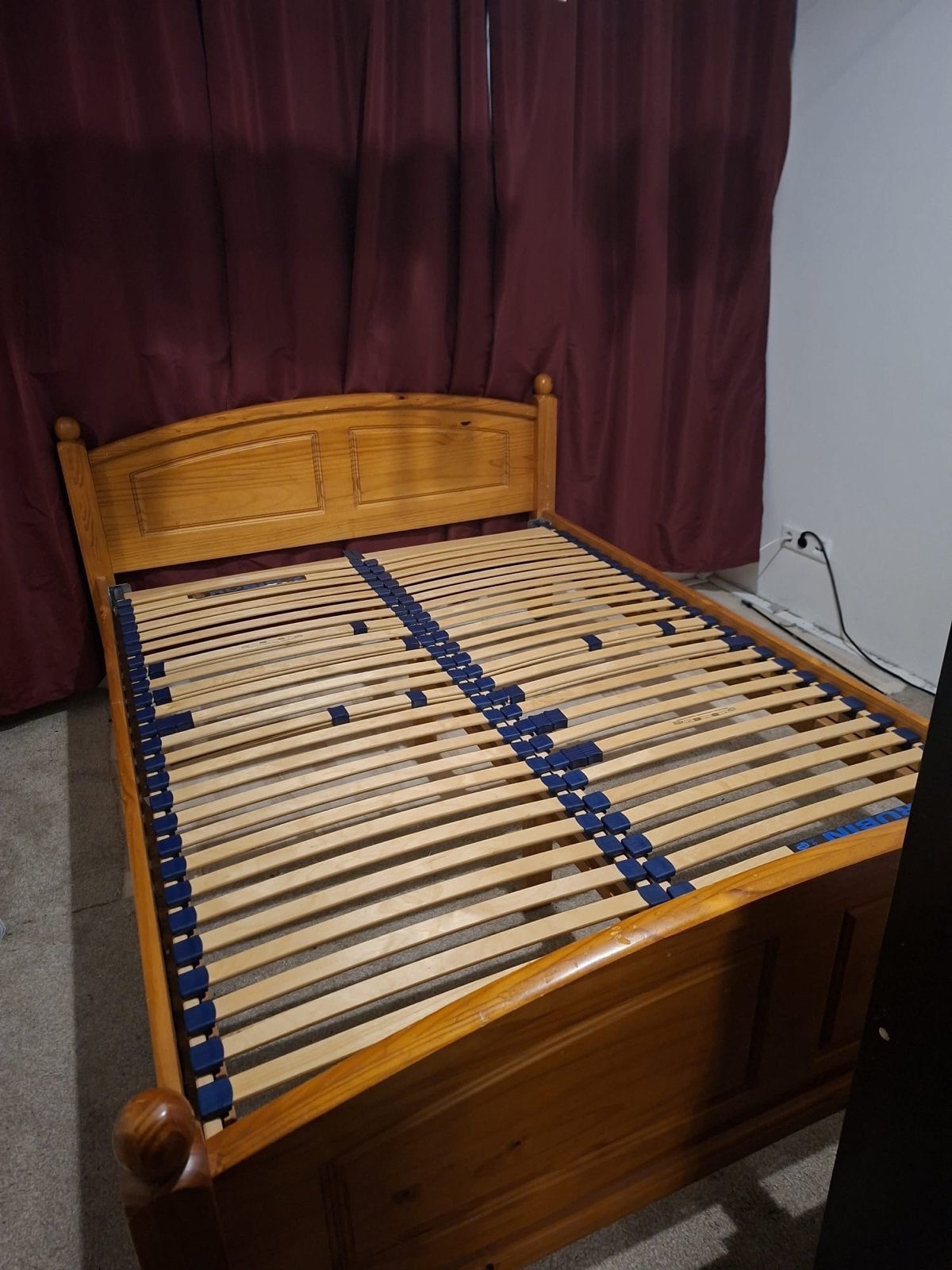 Houten tweepersoonsbed met lattenbodem, Ophalen, Gebruikt, Bruin, Tweepersoons