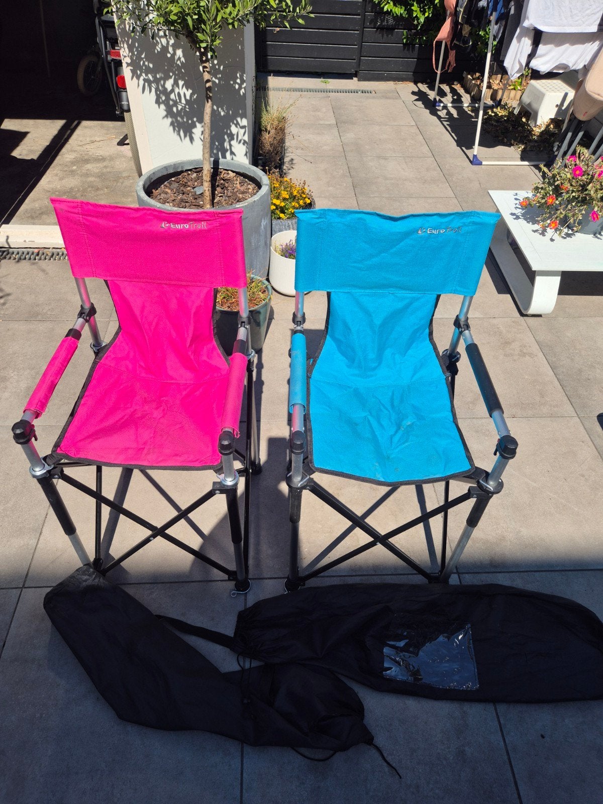 Twee Eurotrail campingstoeltjes - roze en blauw, Ophalen, Campingstoel