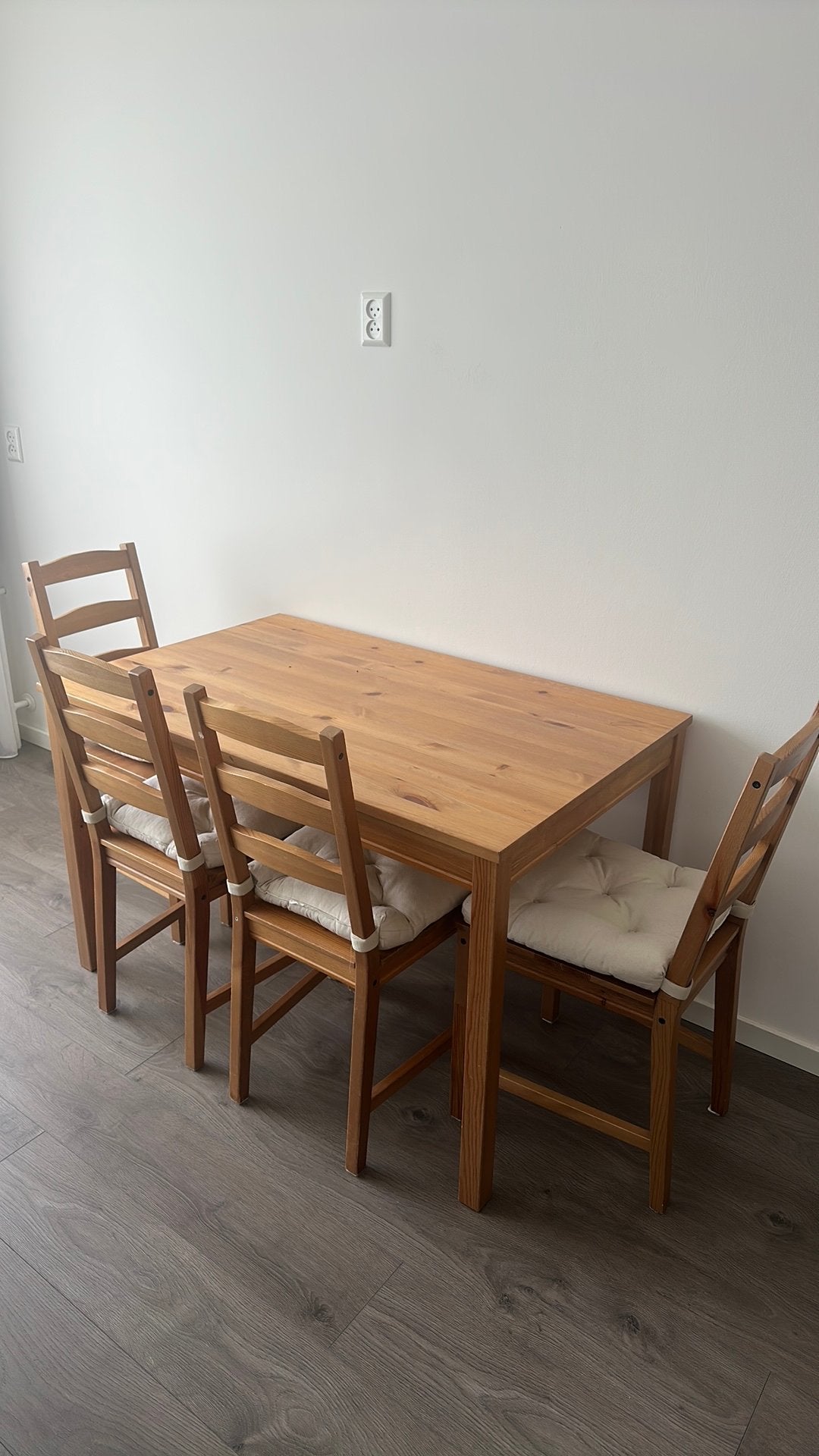 Ikea eettafel met 4 stoelen - grenenhout, Huis en Inrichting, Ophalen, 100 tot 150 cm, Tot twee personen, 50 tot 100 cm