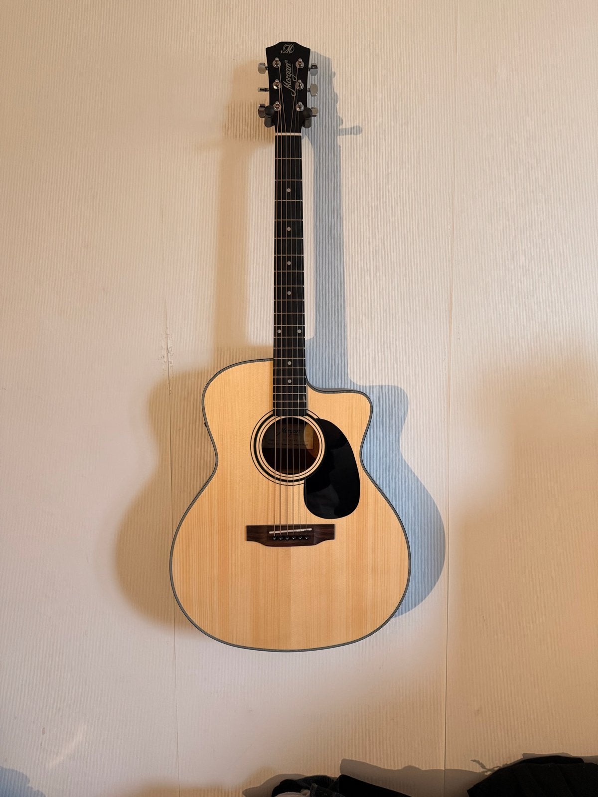 Morgan Western gitaar met Fishman Presys element