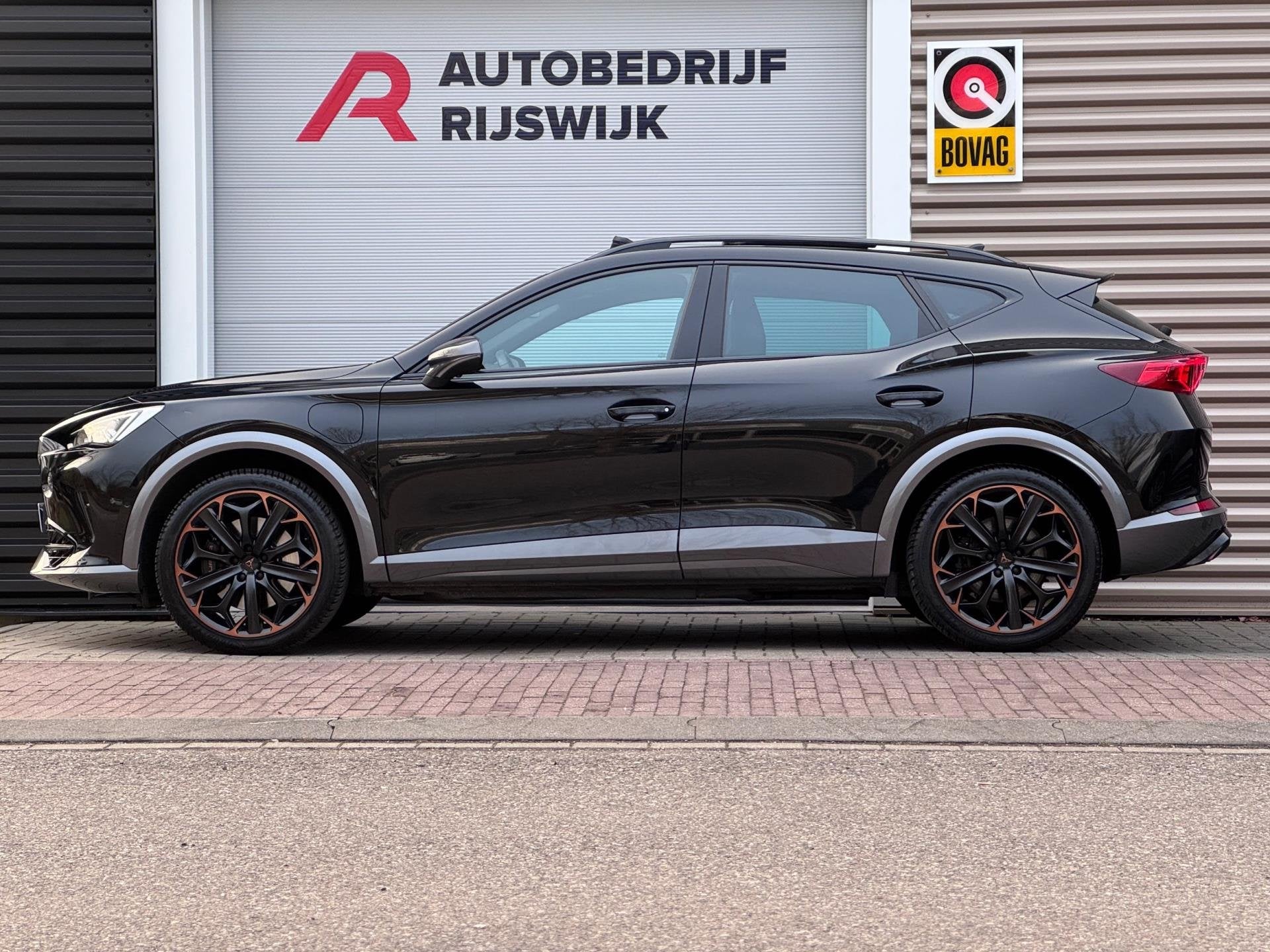 Cupra Formentor 1.4 e-Hybrid VZ Performance Pano/Memory/360, Auto's, Gebruikt, Euro 6, 4 cilinders, Zwart
