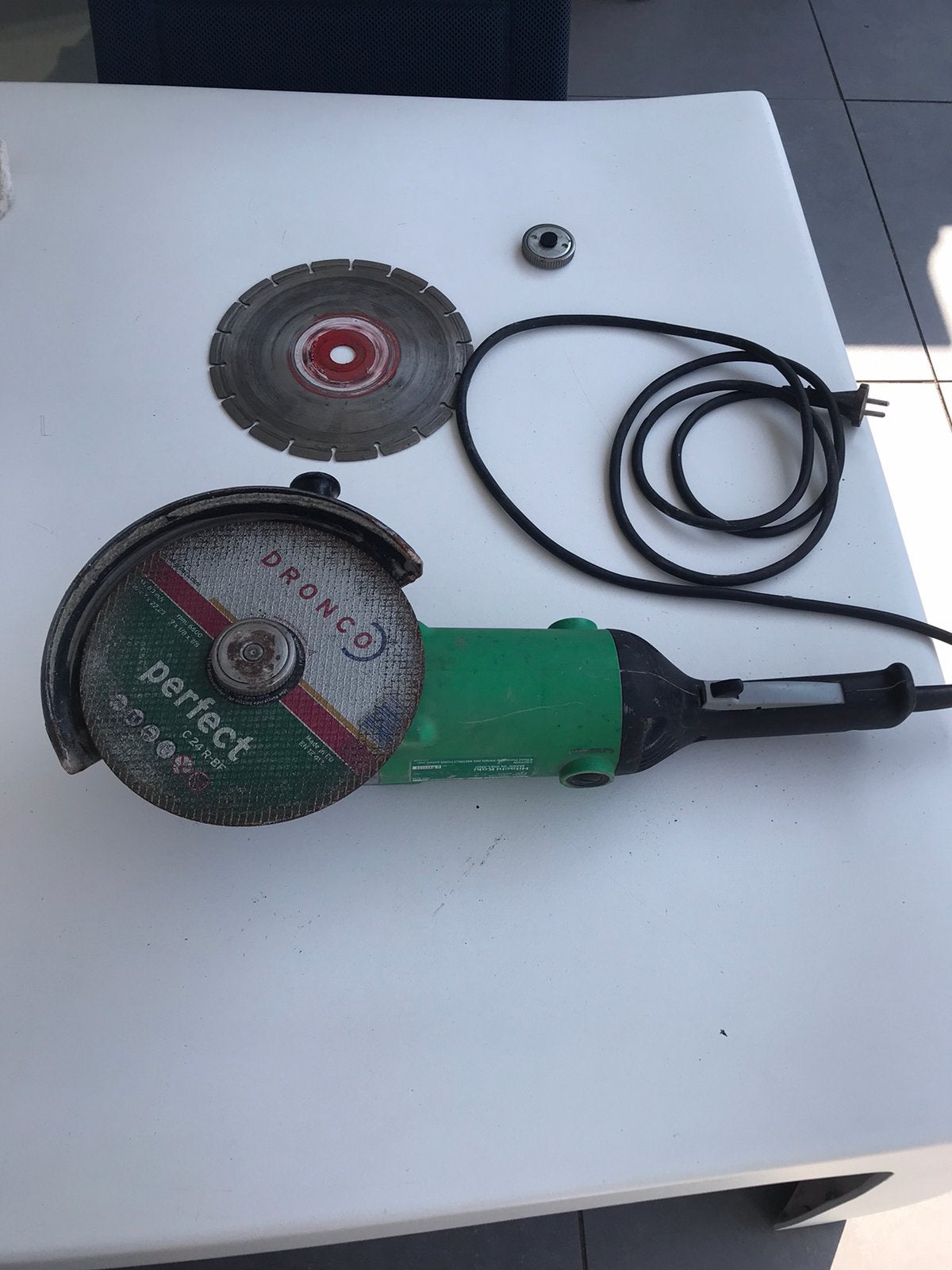 Hitachi G 23 UB in zeer goede staat met toebehoren, Ophalen, Zo goed als nieuw, Minder dan 700 watt, Haakse handslijpmachine