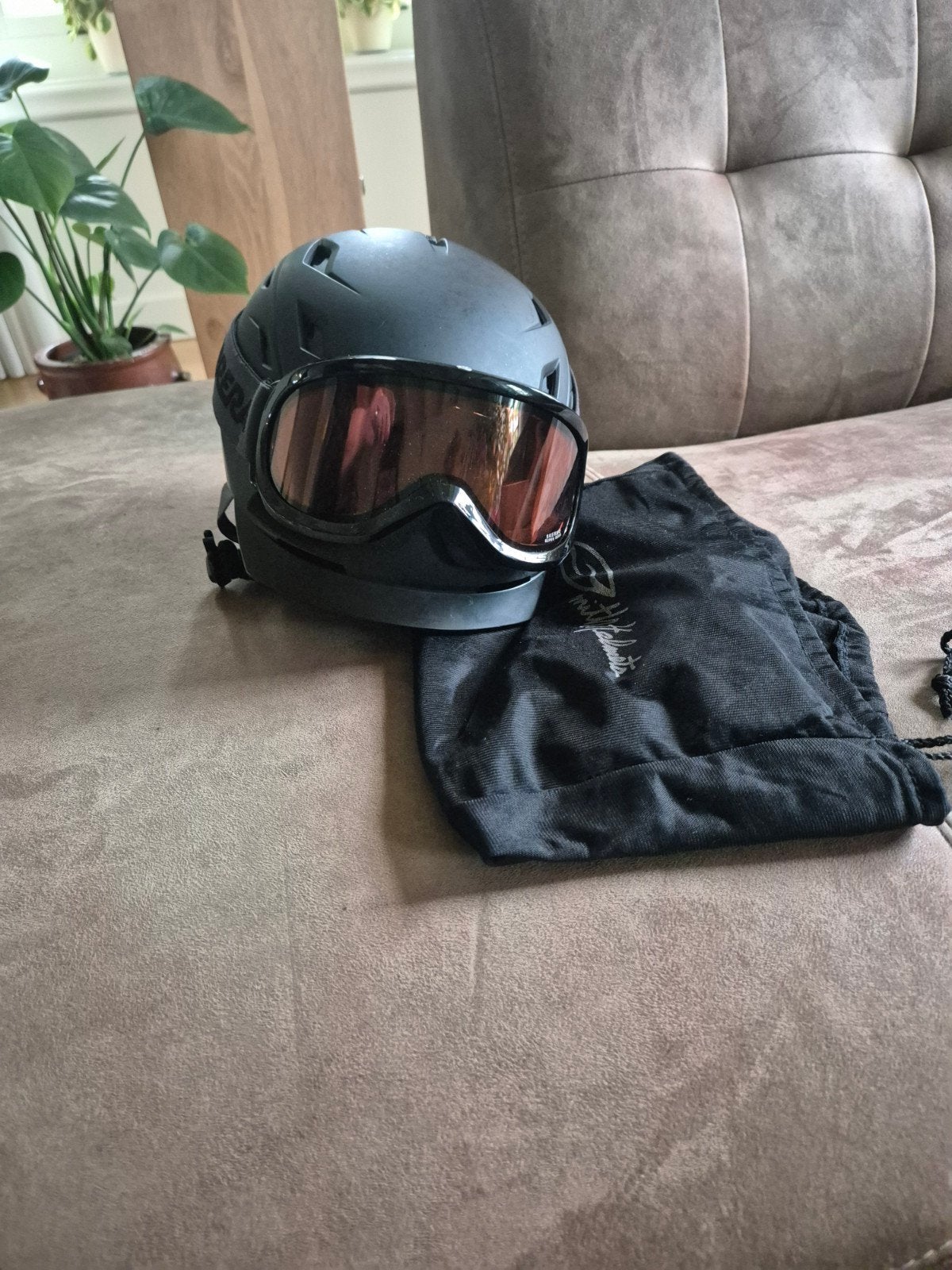 Skihelm maat 55, Kleding | Dames, Wintersportkleding, Ophalen, Zo goed als nieuw, Jack
