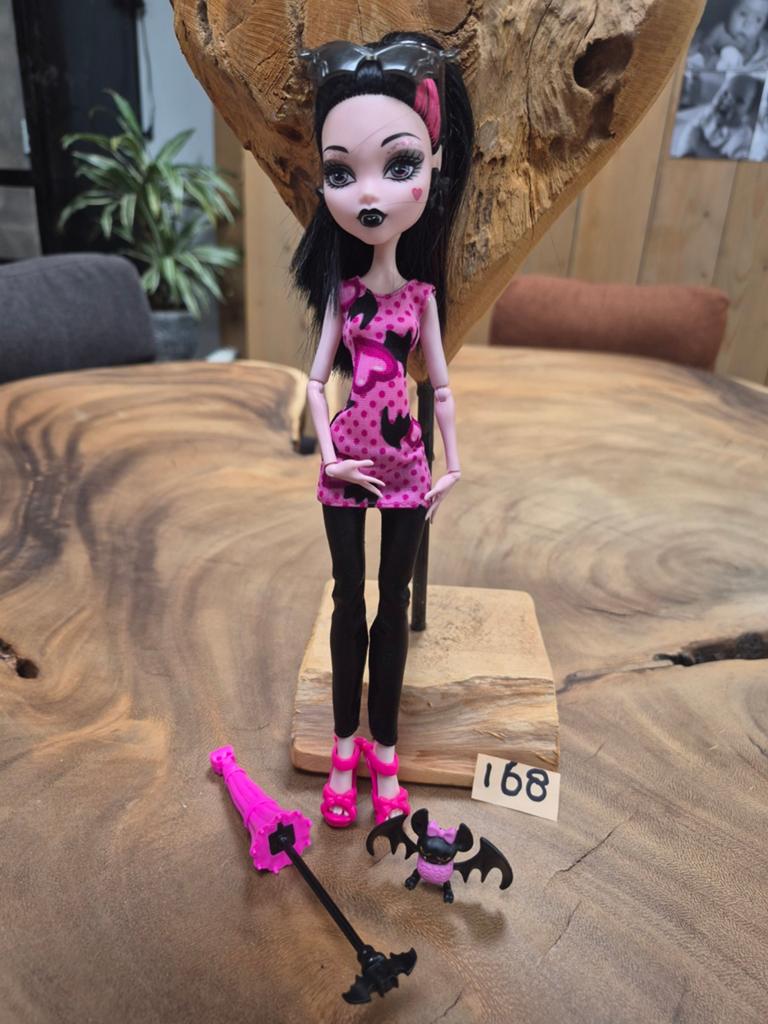 Monster High Draculaura pop met accessoires, Ophalen of Verzenden, Gebruikt, Overige typen