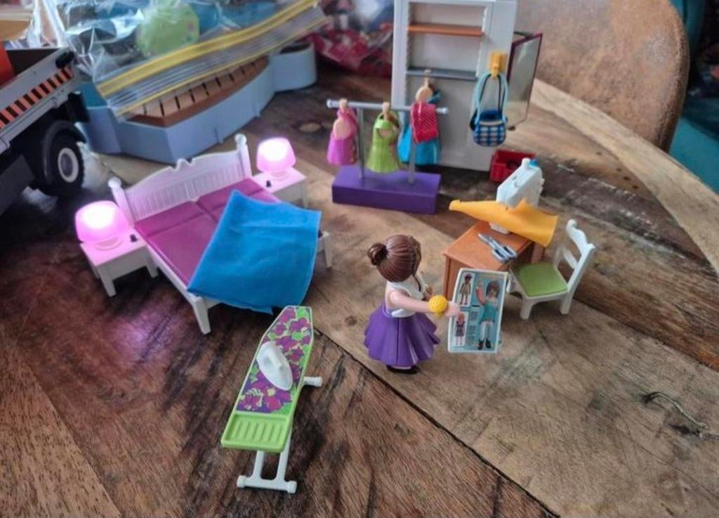 Playmobil 70208 Slaapkamer met mode ontwerphoek, Kinderen en Baby's, Speelgoed | Playmobil, Ophalen of Verzenden