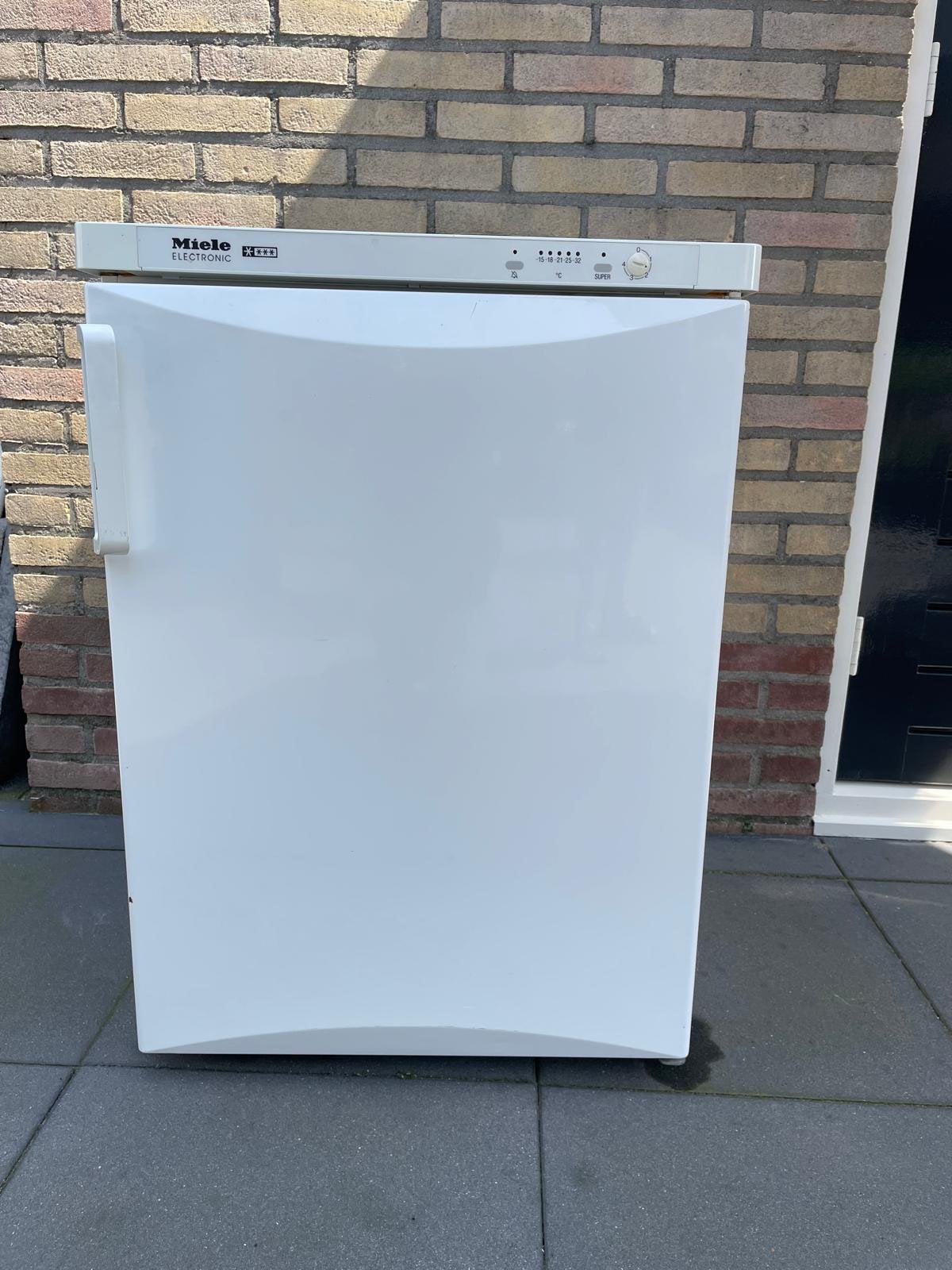 Diepvrieskast Miele 60*60*80, Witgoed en Apparatuur, Vriezers en Diepvrieskisten, Minder dan 85 cm, Zo goed als nieuw, Ophalen