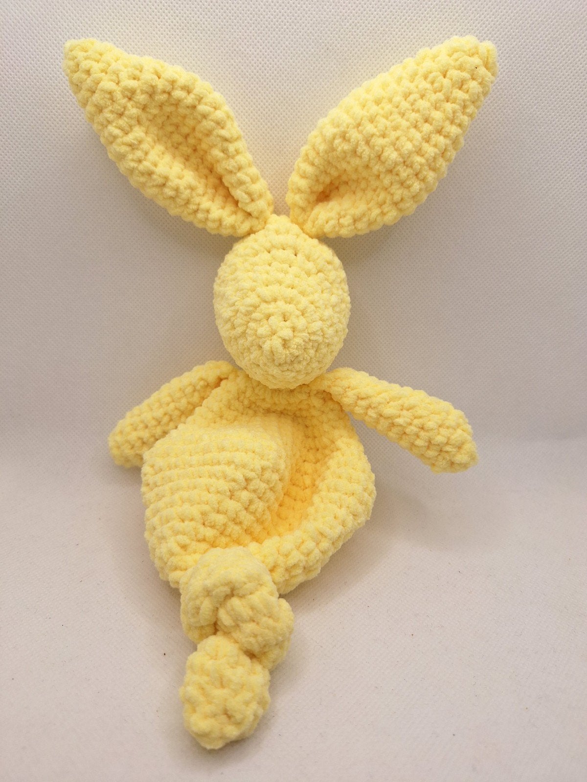 Chunky Chenille Newborn Konijn - Geel, Ophalen of Verzenden, Geel, Handgemaakt, Konijn