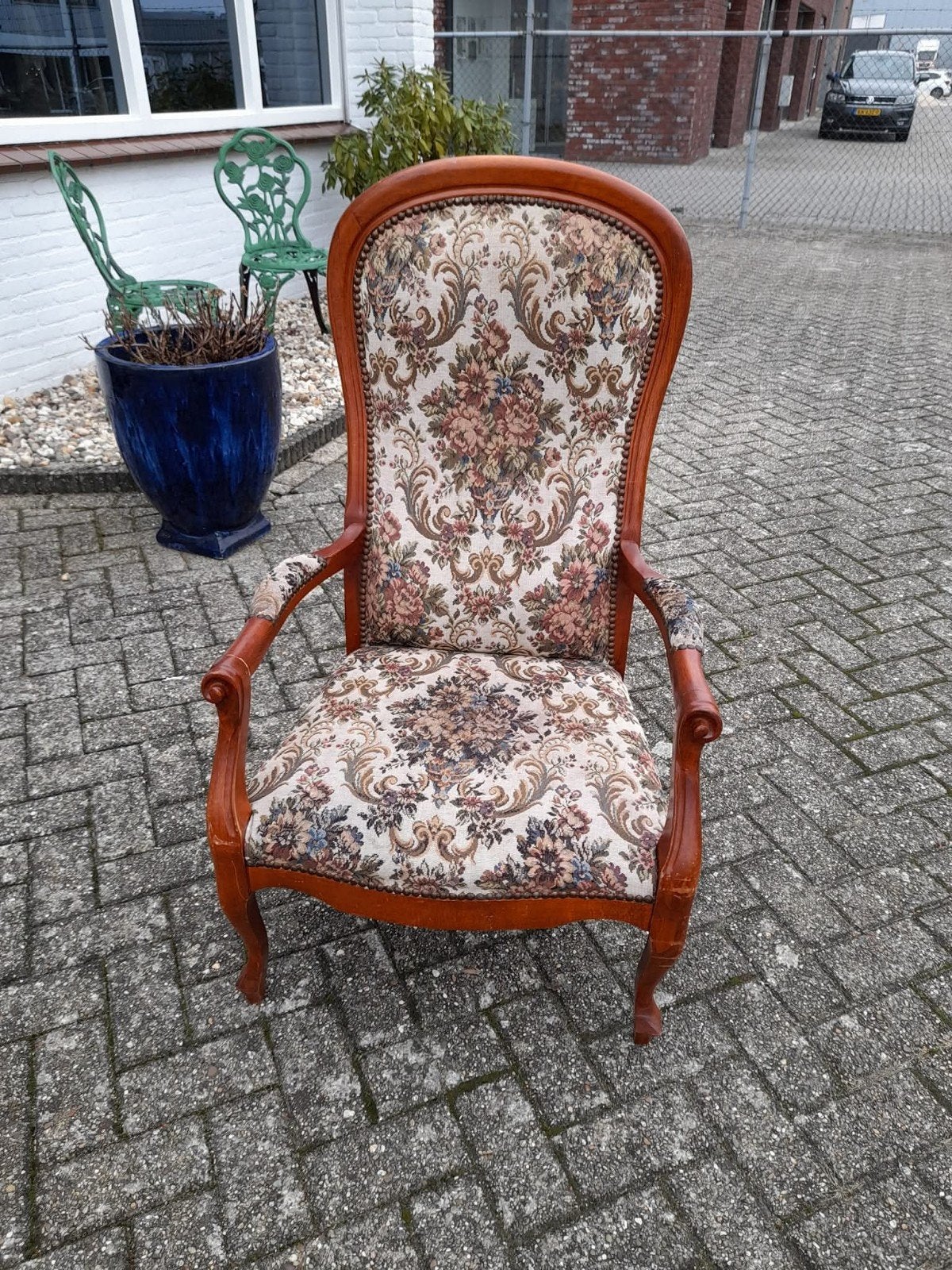 Klassieke Queen ann fauteuil met globlin, Ophalen