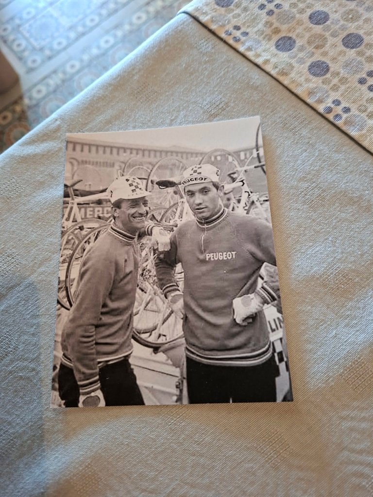 Foto (Repro) Tom Simpson - Eddy Merckx / Peugeot, Verzenden, Zo goed als nieuw, Overige sporten, Poster, Plaatje of Sticker
