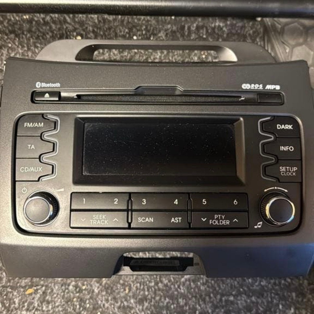 KIA SPORTAGE RADIO/CD-SPELER - KIA SPORTAGE, Ophalen, Zo goed als nieuw