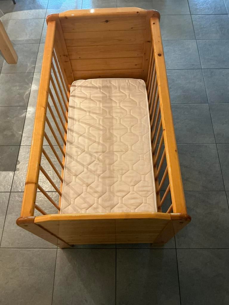 Baby/ kinderbed, Kinderen en Baby's, Kinderkamer | Bedden, Ophalen, Gebruikt, 70 tot 85 cm, Minder dan 140 cm
