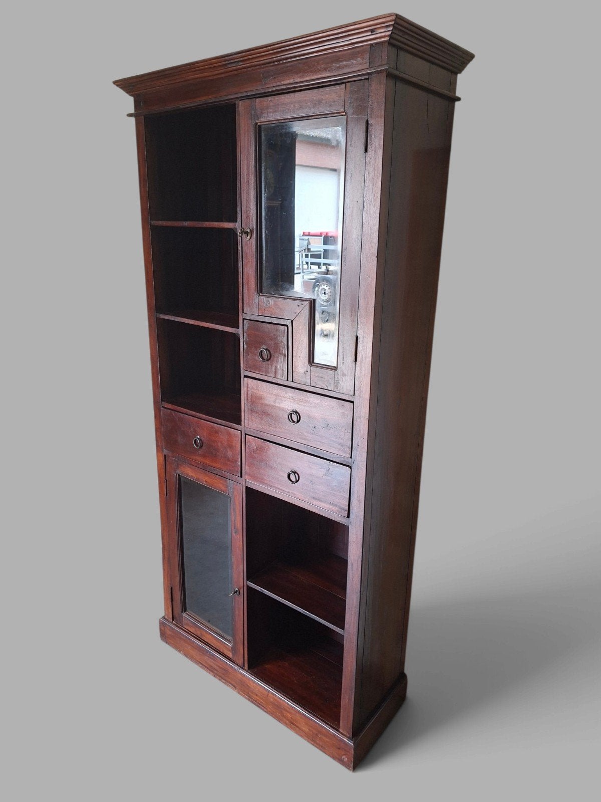Koloniale vitrinekast, boekenkast, drankkast servieskast, Ophalen of Verzenden, Zo goed als nieuw, Hout