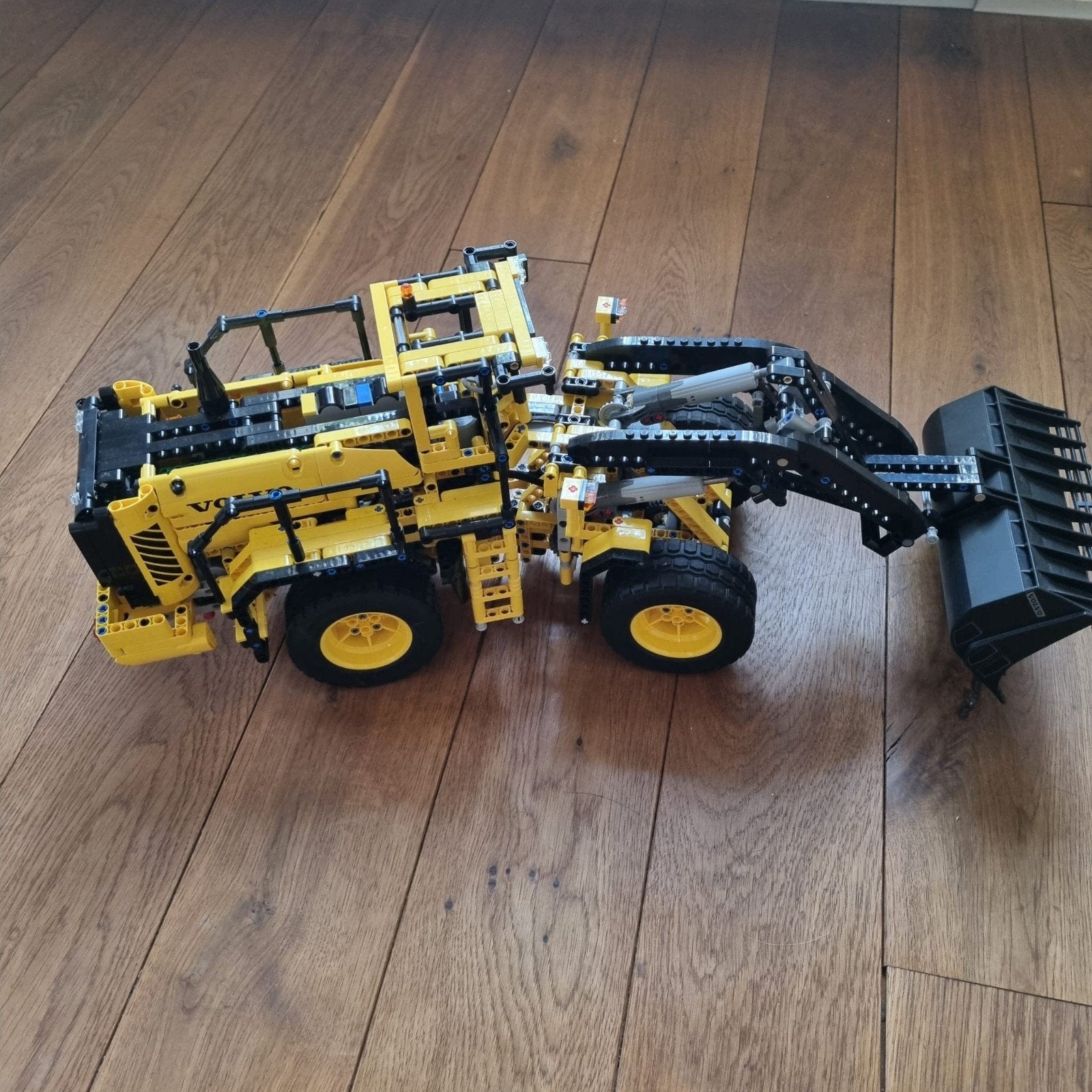 lego technic 42030 compleet, Ophalen of Verzenden, Zo goed als nieuw, Lego