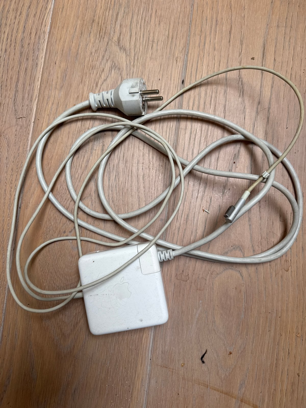 Apple MagSafe 1 Oplader 60W voor MacBook Pro/Air, Ophalen of Verzenden, Gebruikt