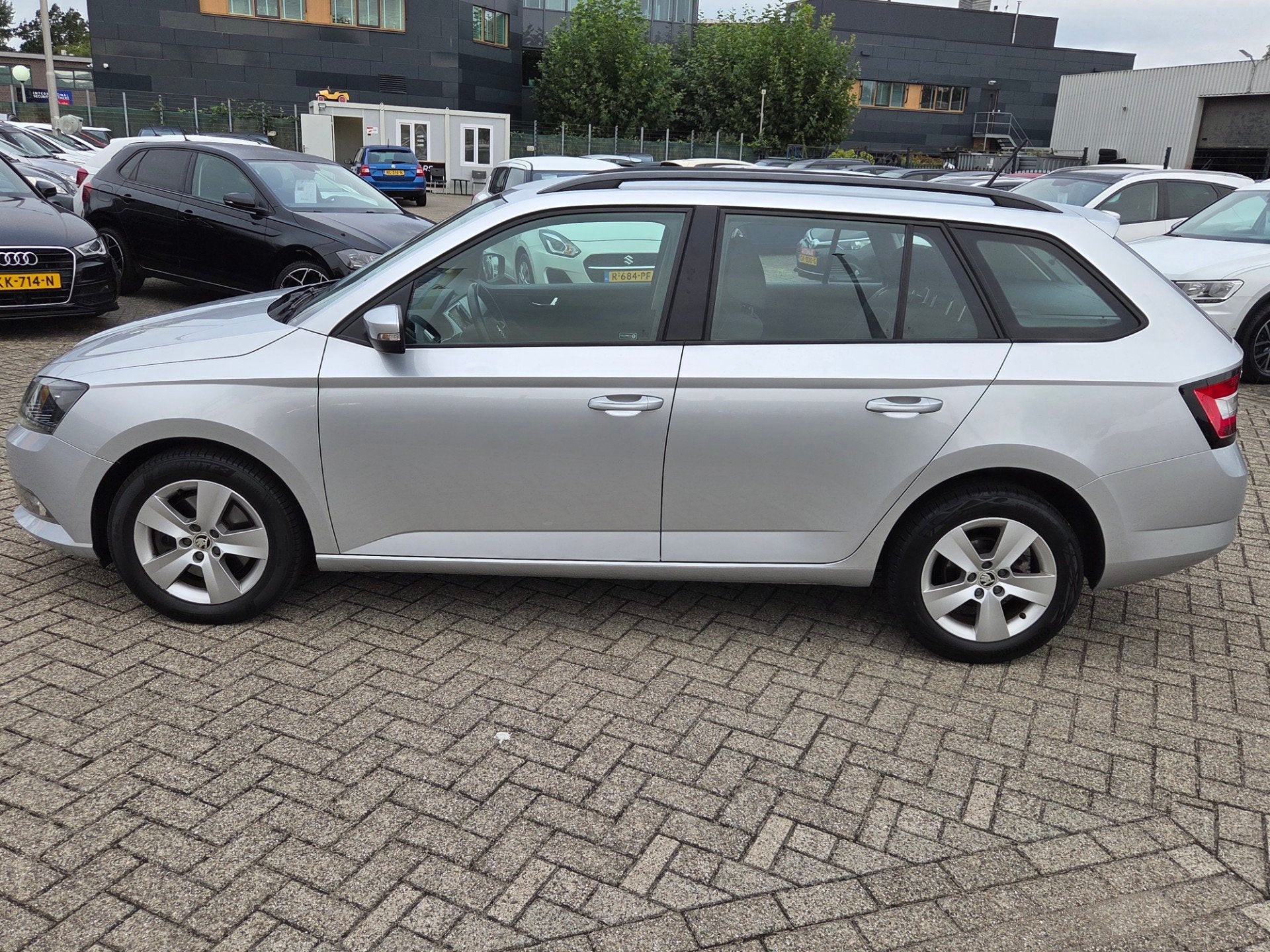 Skoda Fabia Combi 1.2 TSI Ambition Business/ VOL OPTIES, Auto's, Dealer onderhouden, Gebruikt, 49 €/maand, Origineel Nederlands