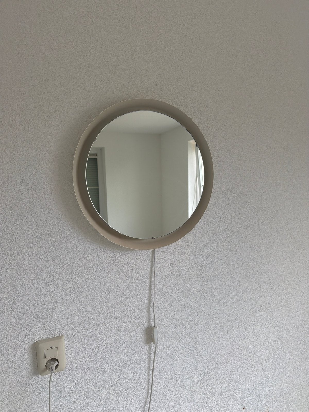 Ikea spiegel met lamp, rond, Ophalen, Gebruikt, Rond, Minder dan 100 cm