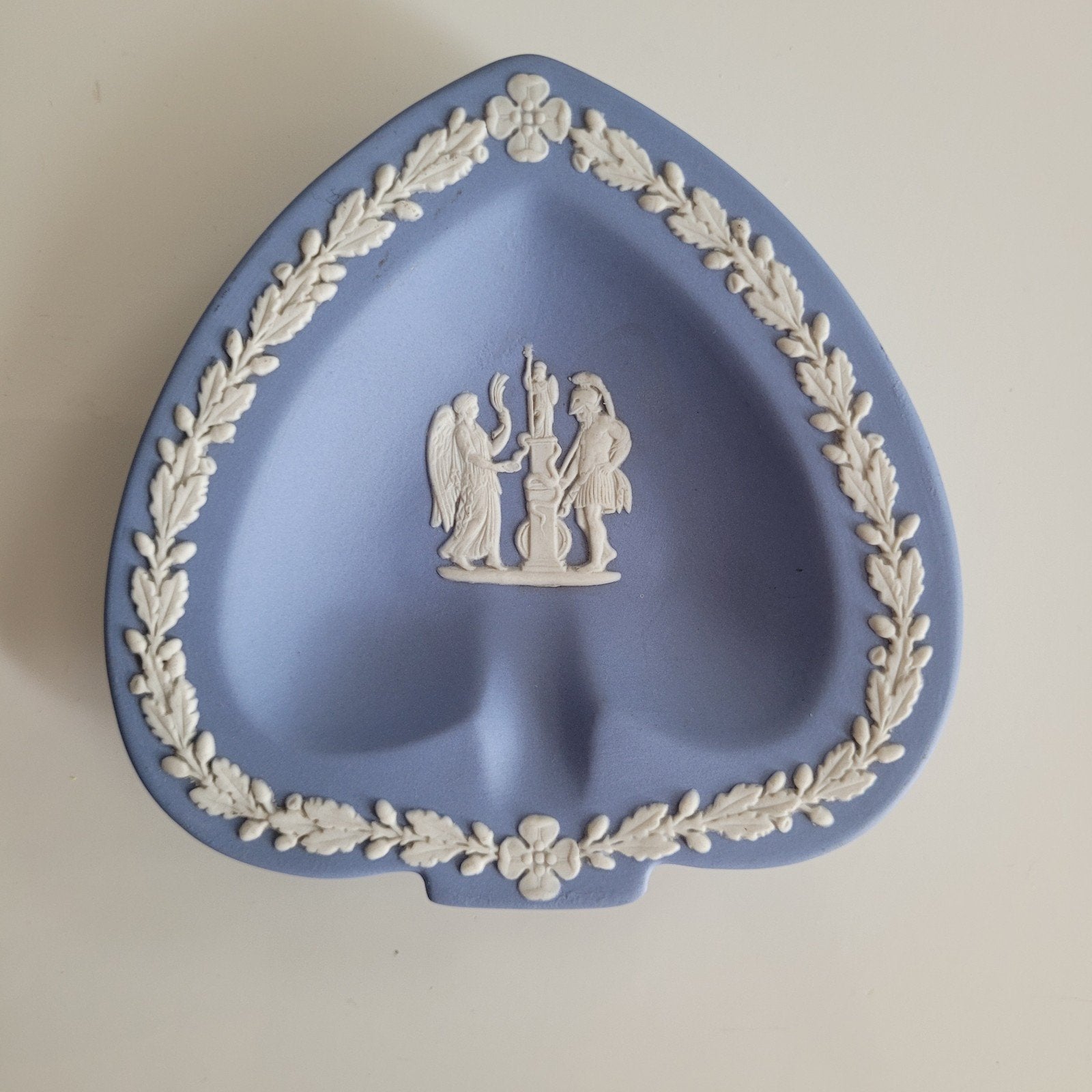 Wedgewood Blue Jasperware sieradenschaaltje schoppenvormig, Ophalen of Verzenden