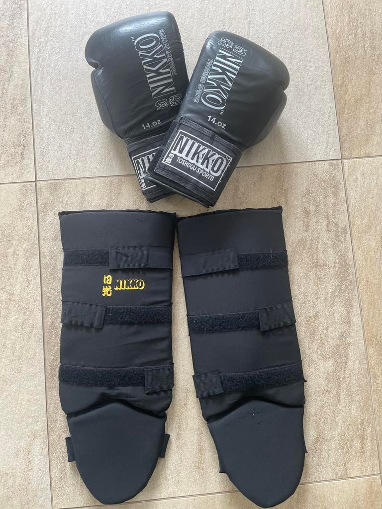 Nikko Bokshandschoenen en Scheenbeschermers Set, Ophalen of Verzenden, Gebruikt, Bokshandschoenen