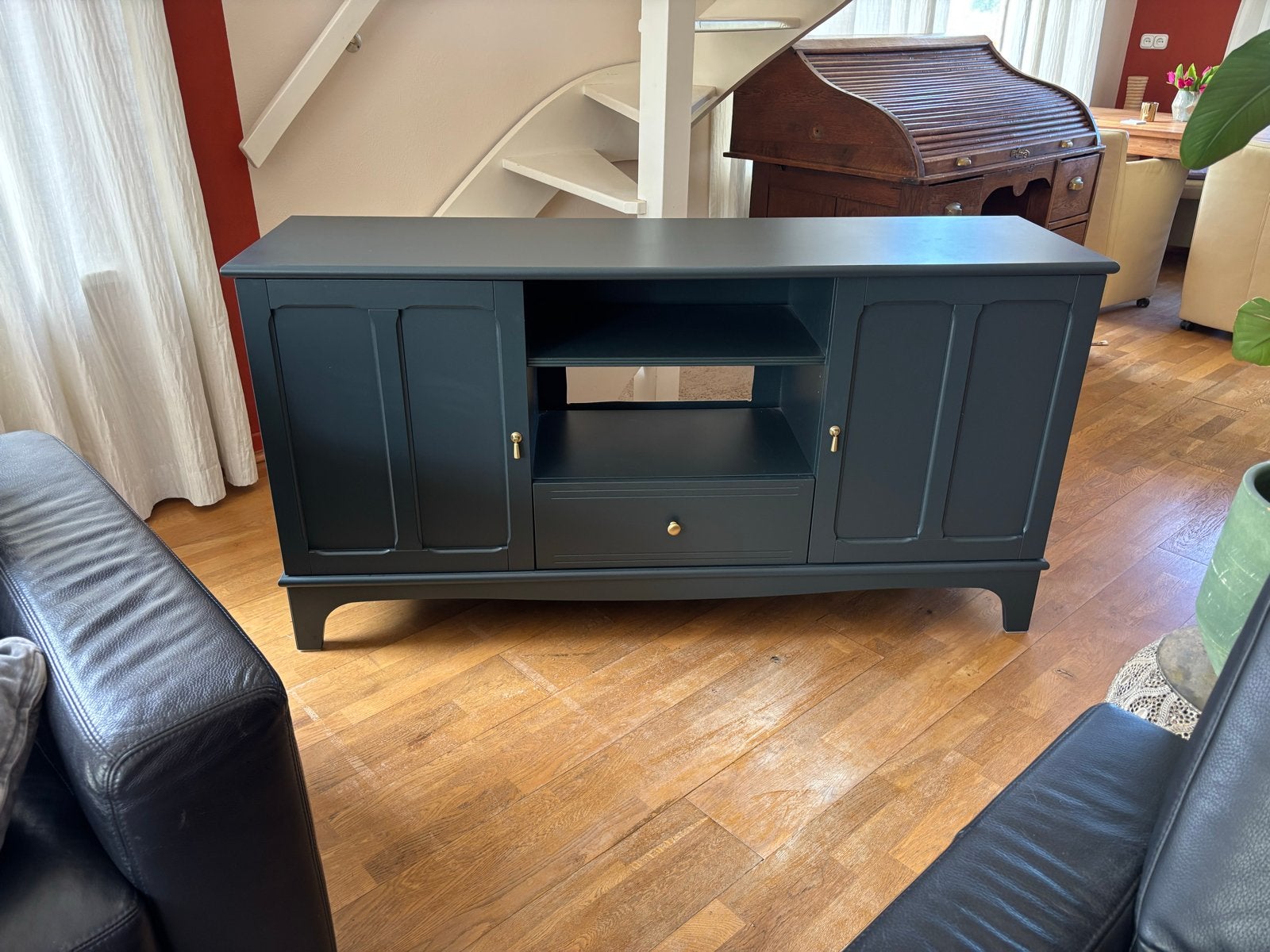 IKEA TV meubel - Donkergroen met gouden accenten, Ophalen, 150 tot 200 cm, Zo goed als nieuw, Minder dan 100 cm