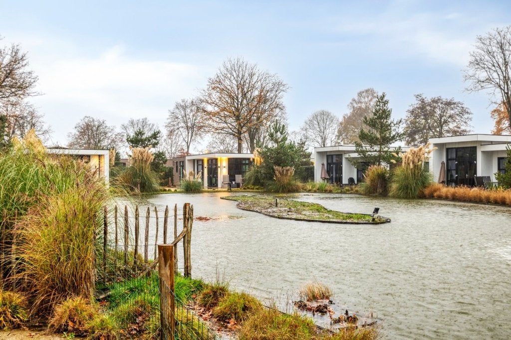 Luxe chalet aan het water met privé wellness!, Noord-Brabant, 2 slaapkamers, 65 m², Verkoop zonder makelaar