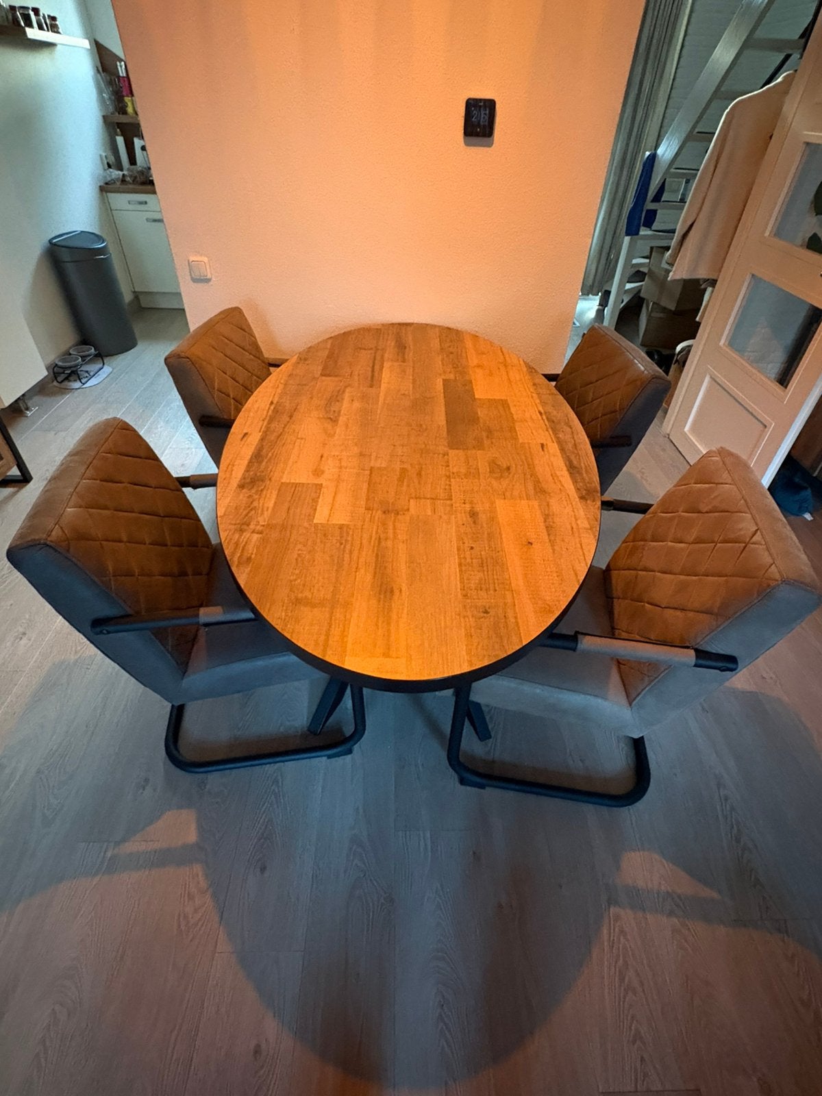 Eettafel ovaal, Ophalen, 50 tot 100 cm, 150 tot 200 cm, Vier personen