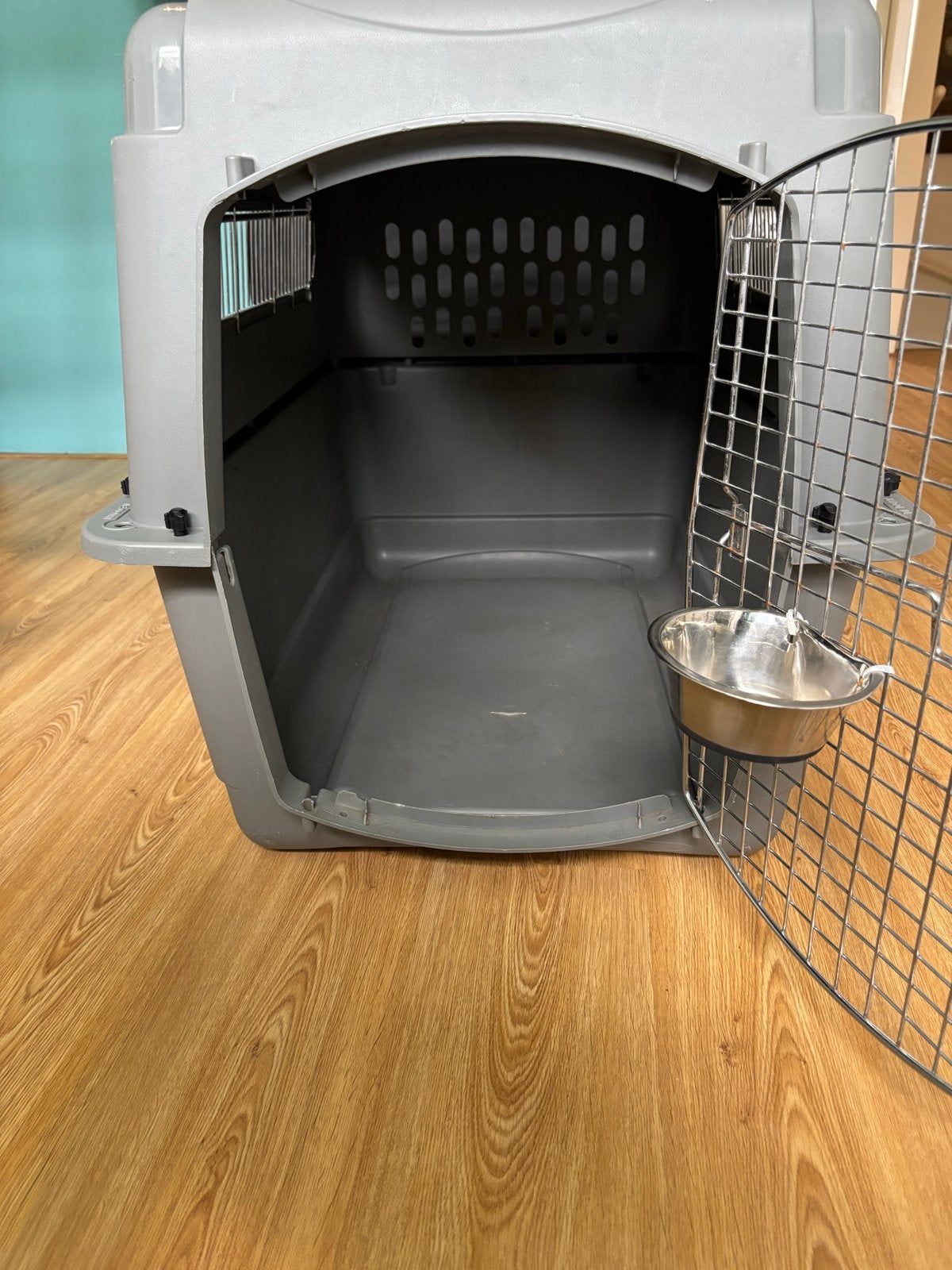 Petmate Sky Kennel XL nr 4 bench voor dieren van 23 tot 32kg, Ophalen, Gebruikt