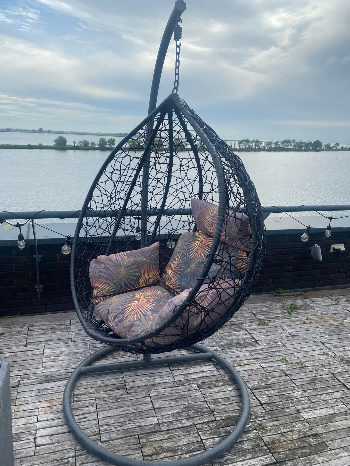 Hangstoel Egg/Ei stoel twee stuks (grote en kleinere), Tuin en Terras, Ophalen, Gebruikt, Kunststof