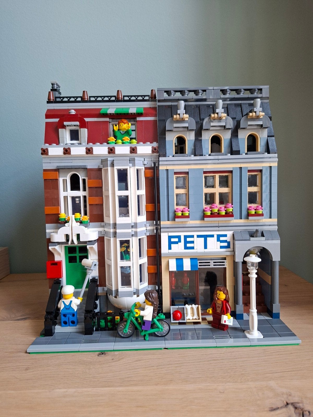 LEGO 10218 PET SHOP 100% COMPLEET VOOR €210,-, Kinderen en Baby's, Speelgoed | Duplo en Lego, Zo goed als nieuw, Lego, Complete set