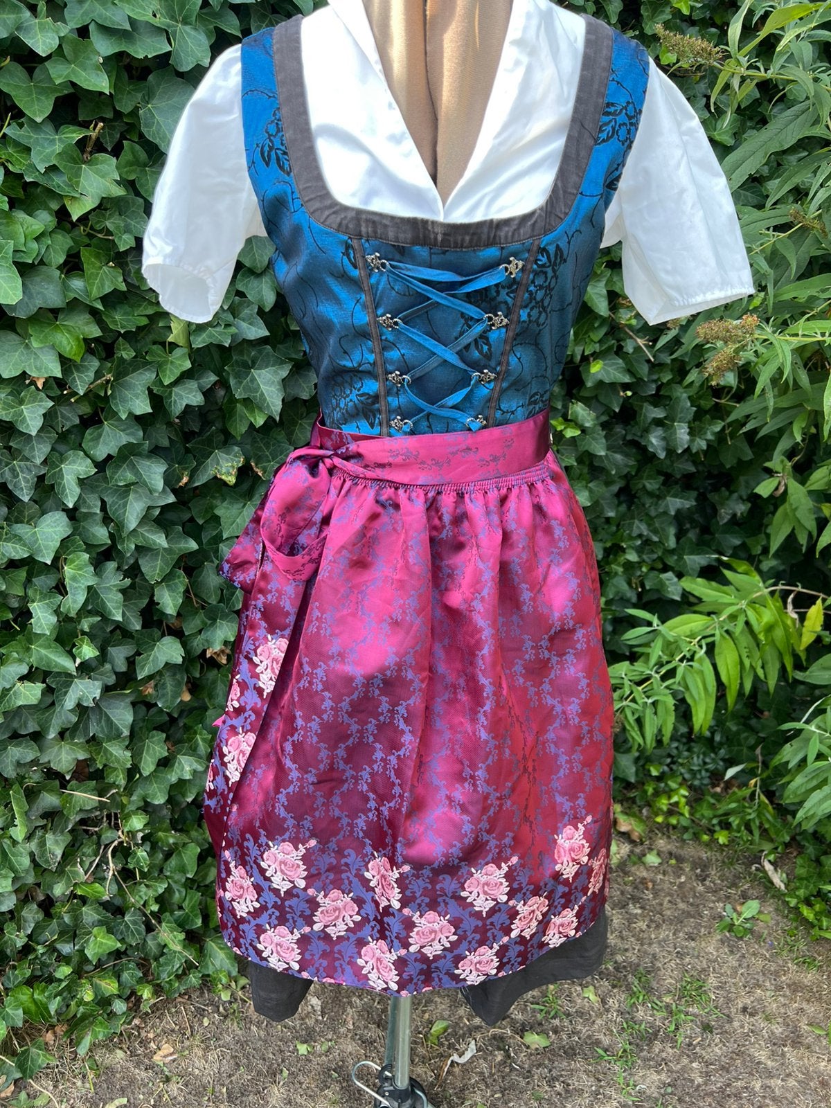Dirndl 3-delig maat 42 Wiesenzwirm, Ophalen of Verzenden, Zo goed als nieuw, Maat 42/44 (L), Overige thema's