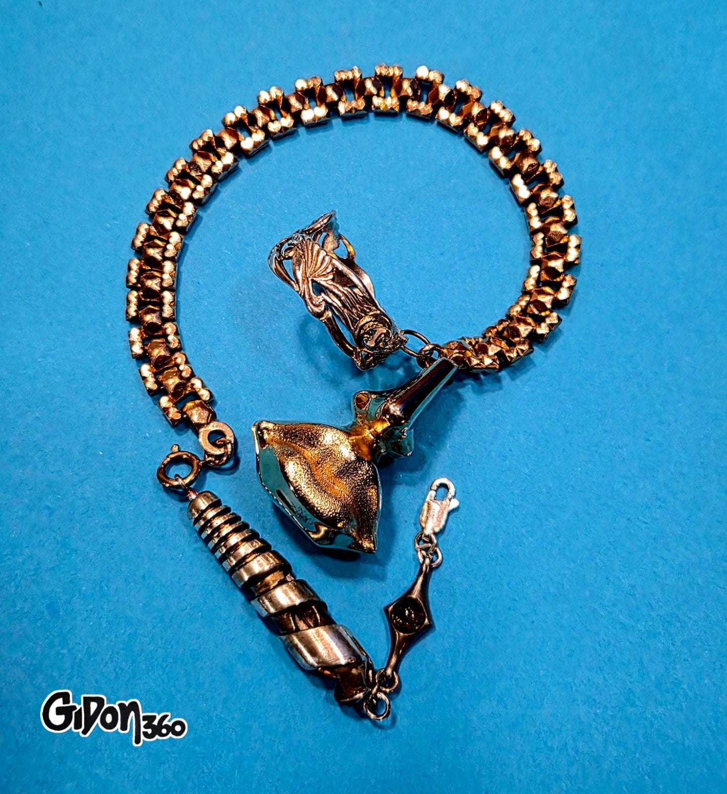 Antique Victorian gold plated chain w/ Salvador Dali pendant, Verzenden, Goud