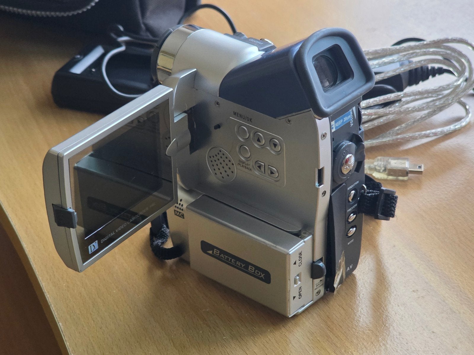 JVC GR-DVL100EG Mini DV Camcorder met accessoires, Ophalen of Verzenden, Mini dv, JVC, 20x of meer