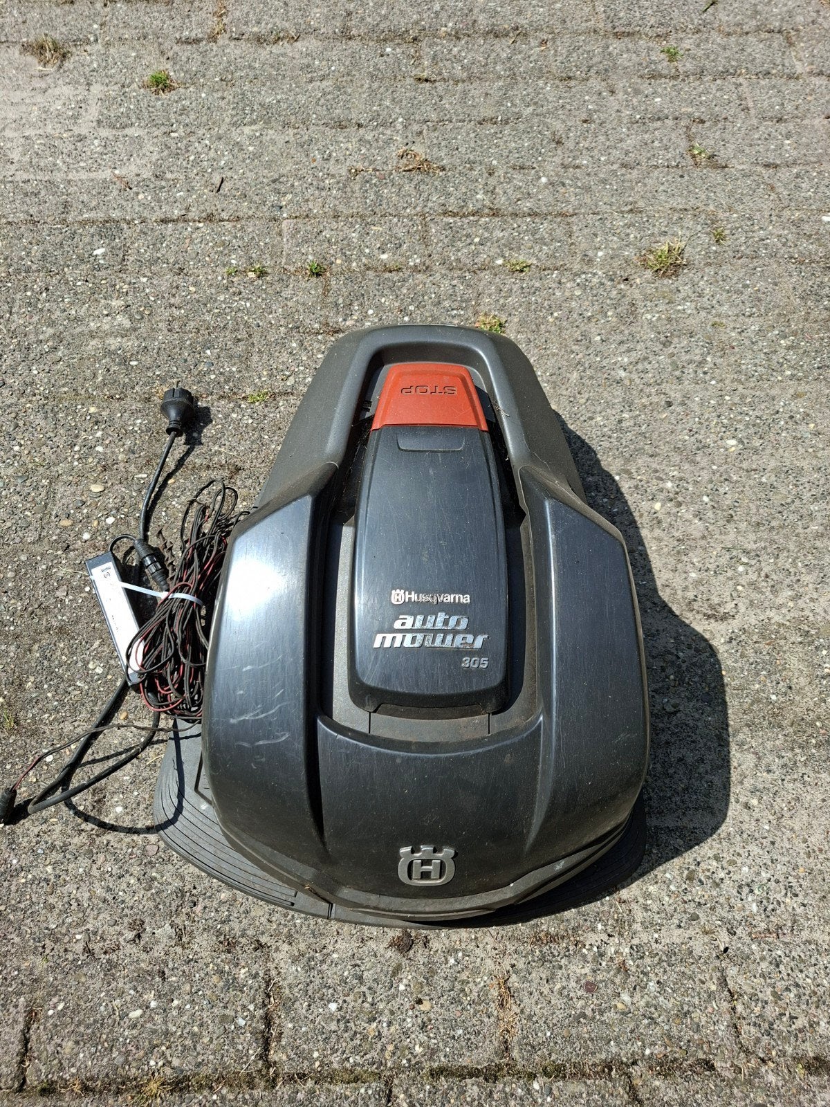 Husqvarna Automower 305 Robotmaaier, Tuin en Terras, Ophalen, Gebruikt, 20 tot 25 cm, Husqvarna