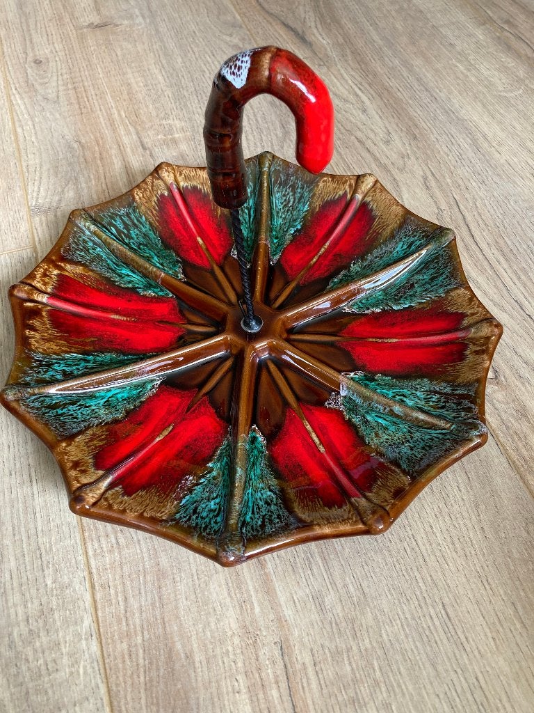 Vintage Vallauris serveerschaal met paraplu-handvat, Antiek en Kunst, Ophalen of Verzenden