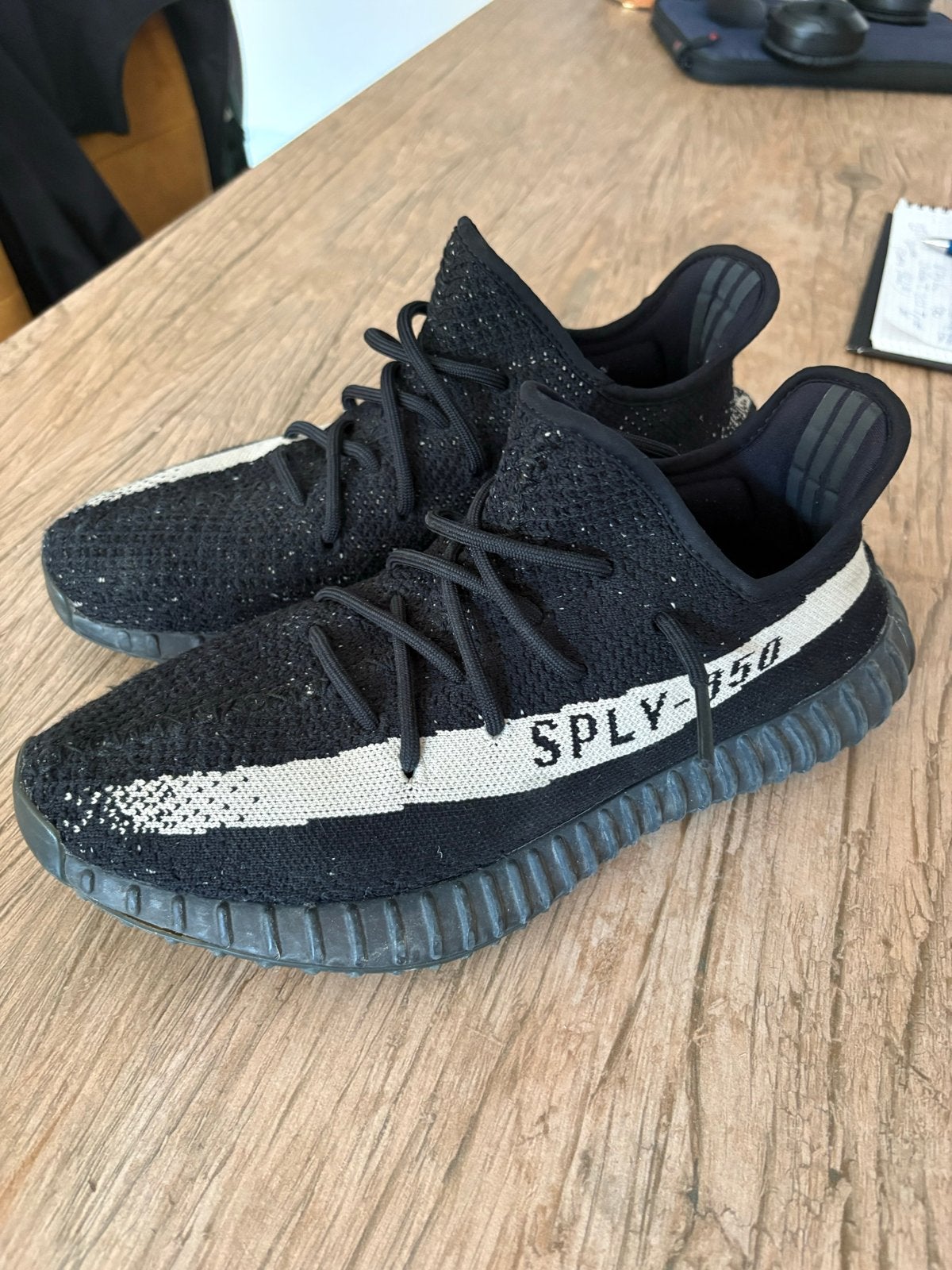 Adidas Yeezy Boost 350 V2 'oreo’ Sneakers, Ophalen of Verzenden, Gedragen, Zwart, Sneakers of Gympen