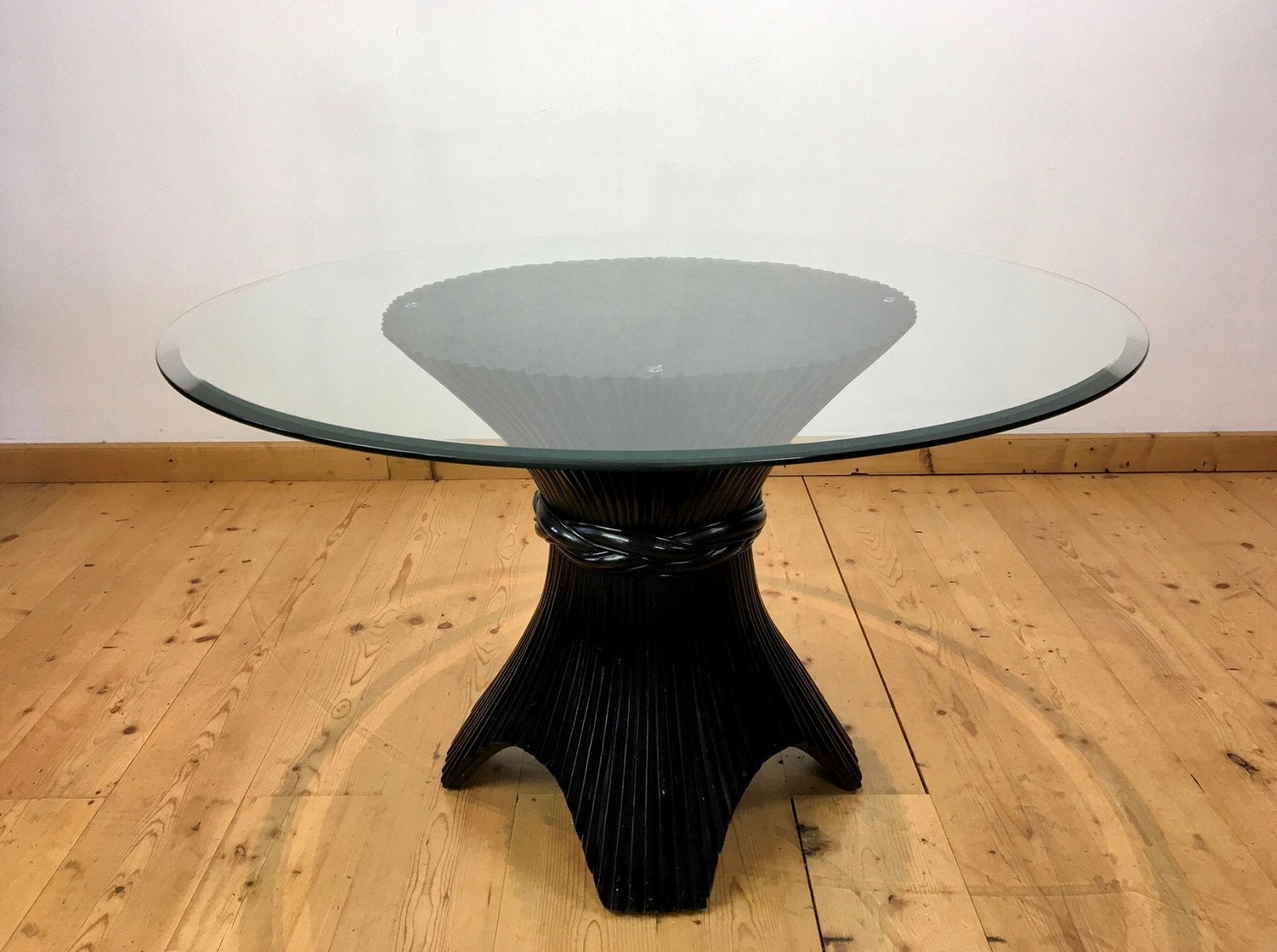 Ronde Vintage Zwart Gelakte Rotan McGuire Tafel, Ophalen