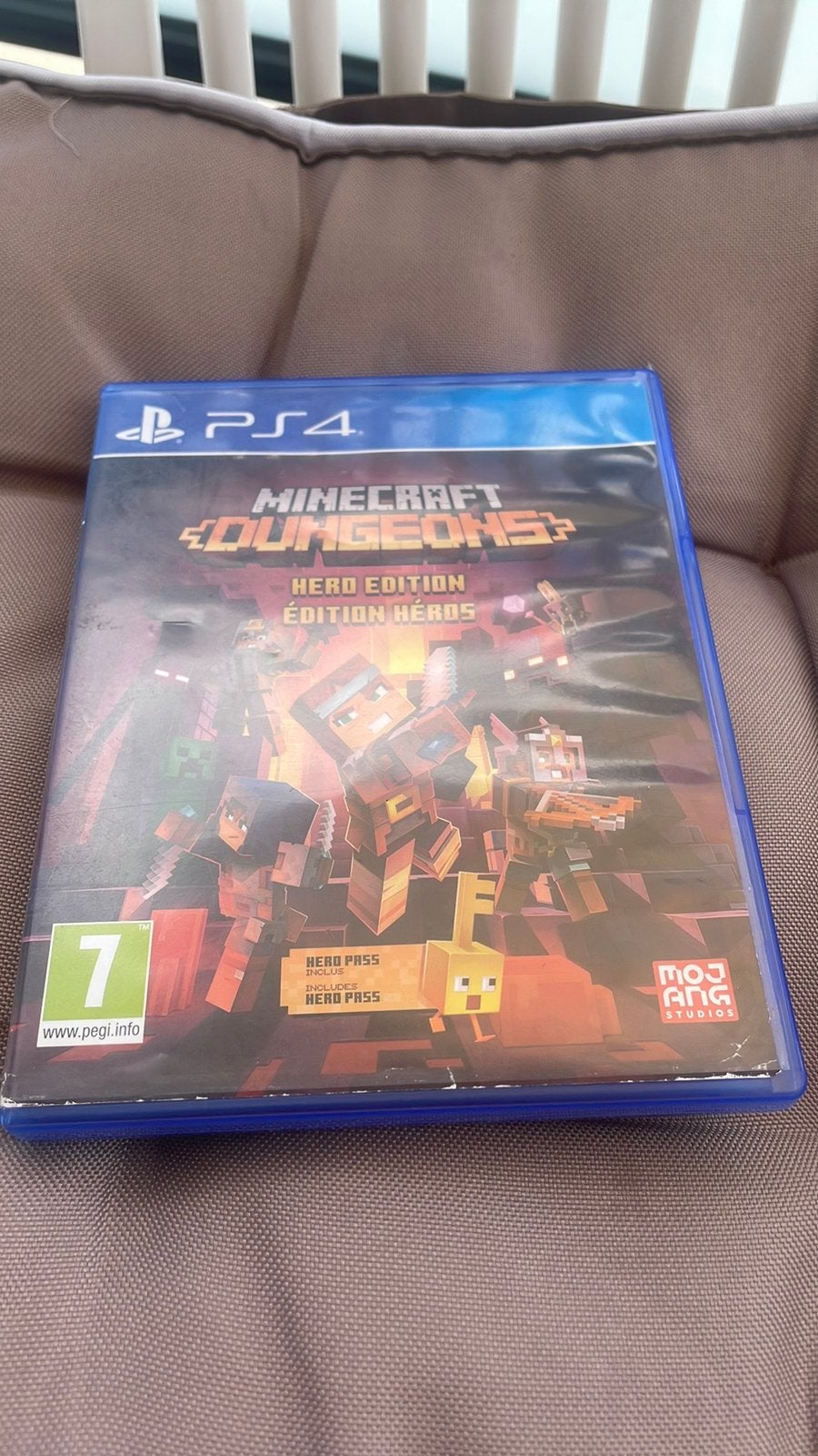 Minecraft Dungeons - Hero Edition ps4, Online, 1 speler, Refurbished, Vanaf 7 jaar