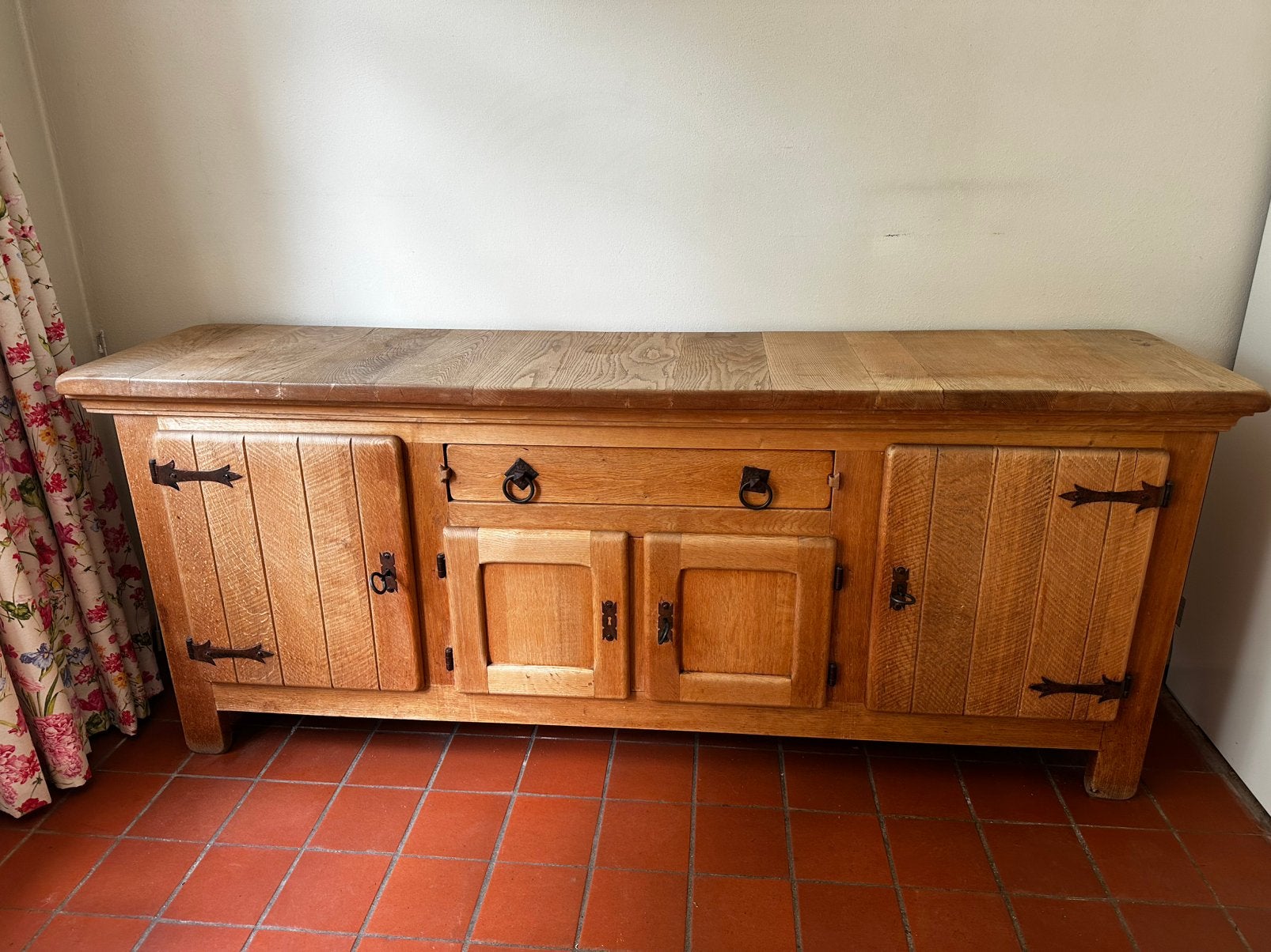 Licht massief eiken dressoir kast 230x55, Ophalen, Gebruikt, Met deur(en), Eikenhout