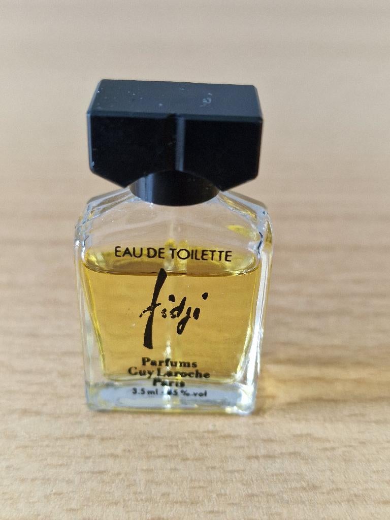 Fidji miniatuur parfum, Ophalen of Verzenden, Zo goed als nieuw, Miniatuur, Gevuld