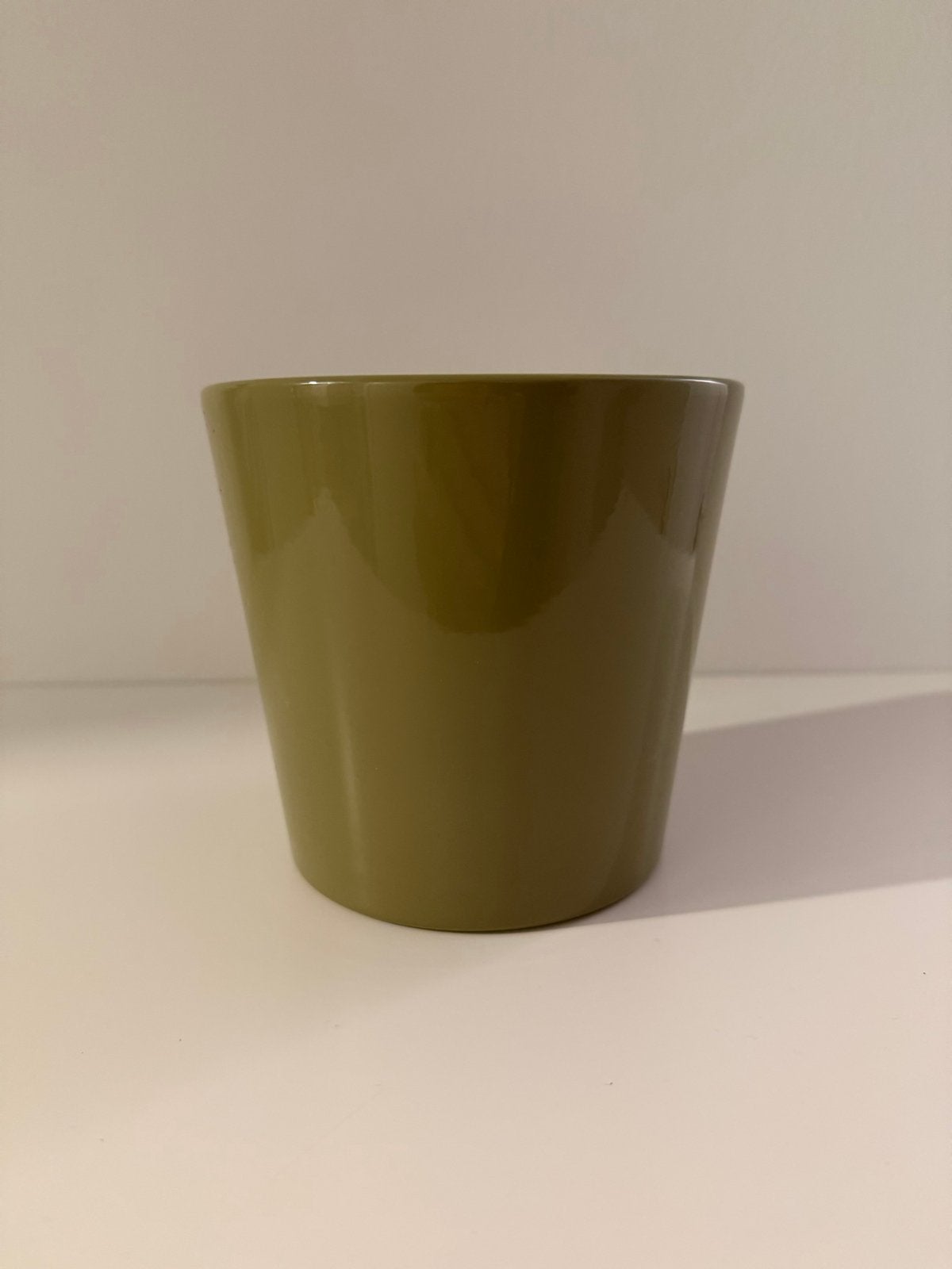 Stijlvolle olijfgroene plantenpot, Ophalen, Rond, Binnen, Zo goed als nieuw