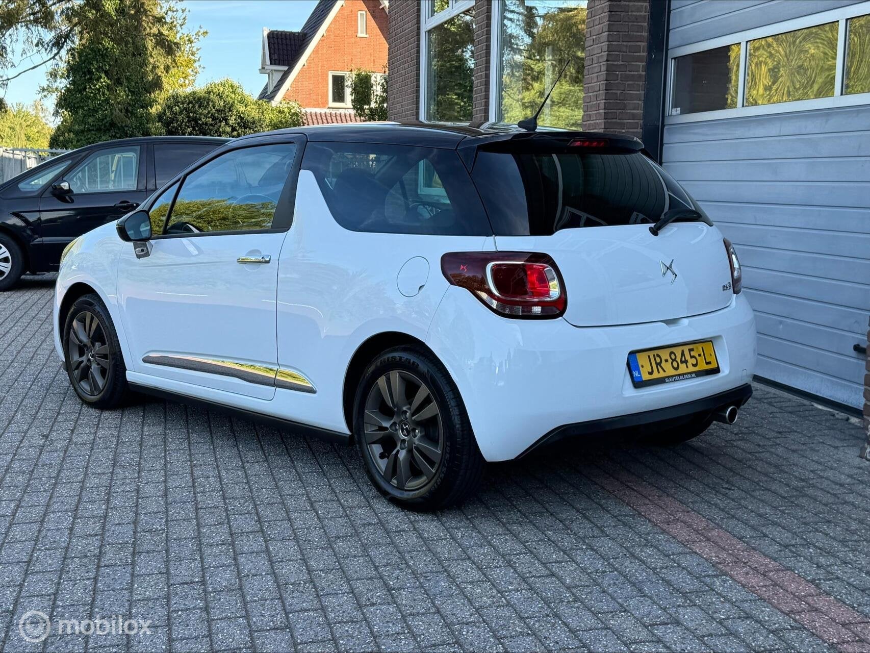 Ds 3 1.2 PureTech So Chic NAVI/AIRCO/CRUISE.CONTROL, Auto's, Voorwielaandrijving, Gebruikt, 1199 cc, 82 pk