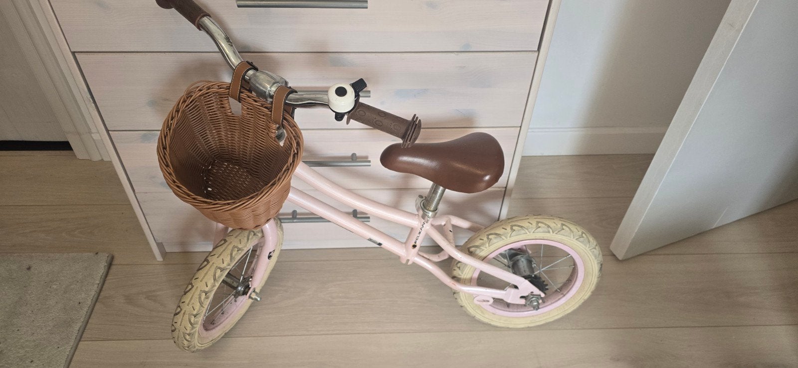 Pelikaan loopfiets roze met mandje en ombouwset, Terugtraprem, Zijwieltjes, Ophalen of Verzenden, Pelikaan