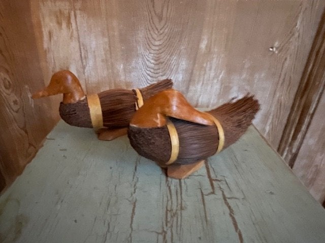 2 x vintage decoratie. Eendjes eenden van hout en riet., Huis en Inrichting, Ophalen, Hout, Gebruikt, Landelijk
