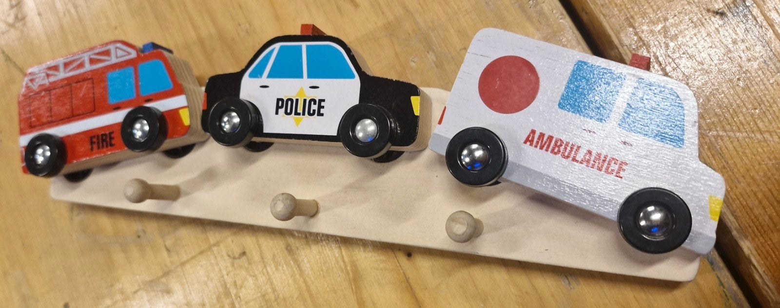 Houten kinderkapstok met auto's, Ophalen of Verzenden, Gebruikt, Hout, Kinderkapstok