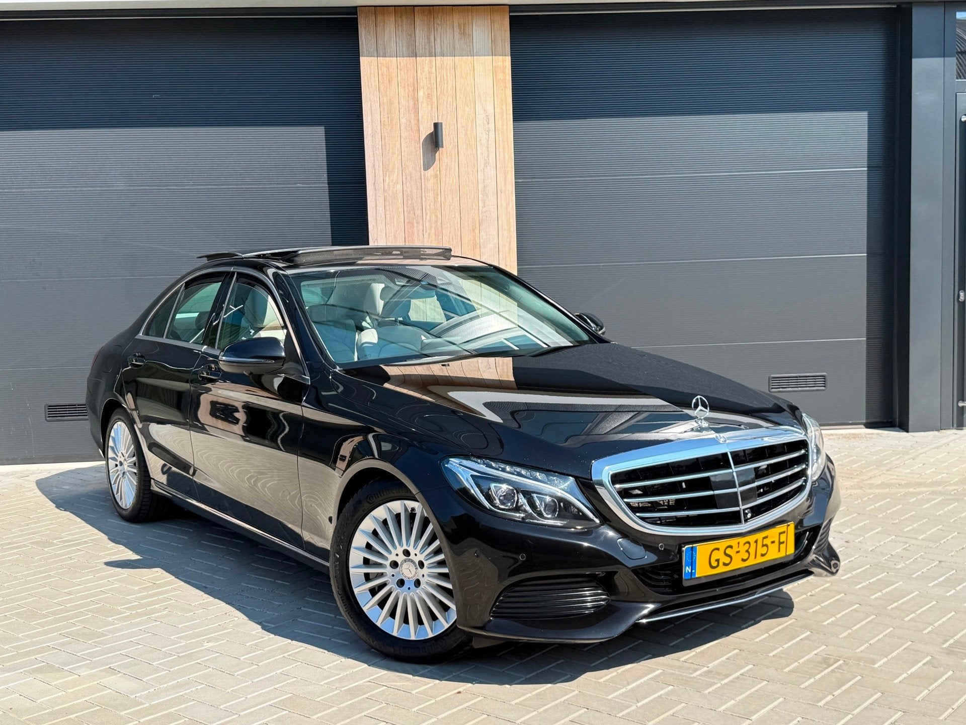 Mercedes-Benz C-klasse C350e 279PK Hybride (bj 2015) PANO|XE, Auto's, Mercedes-Benz, Automaat, Achterwielaandrijving, Gebruikt